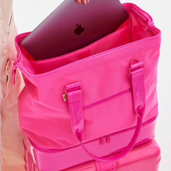 Beis Barbie Mini Weekender Bag BNWT - Picture 5 of 10